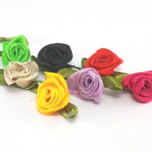 Rosas de raso en varios colores