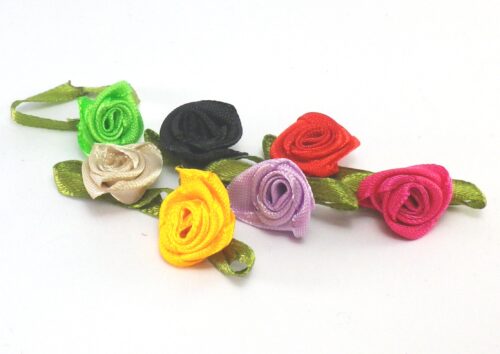 Rosas de raso en varios colores